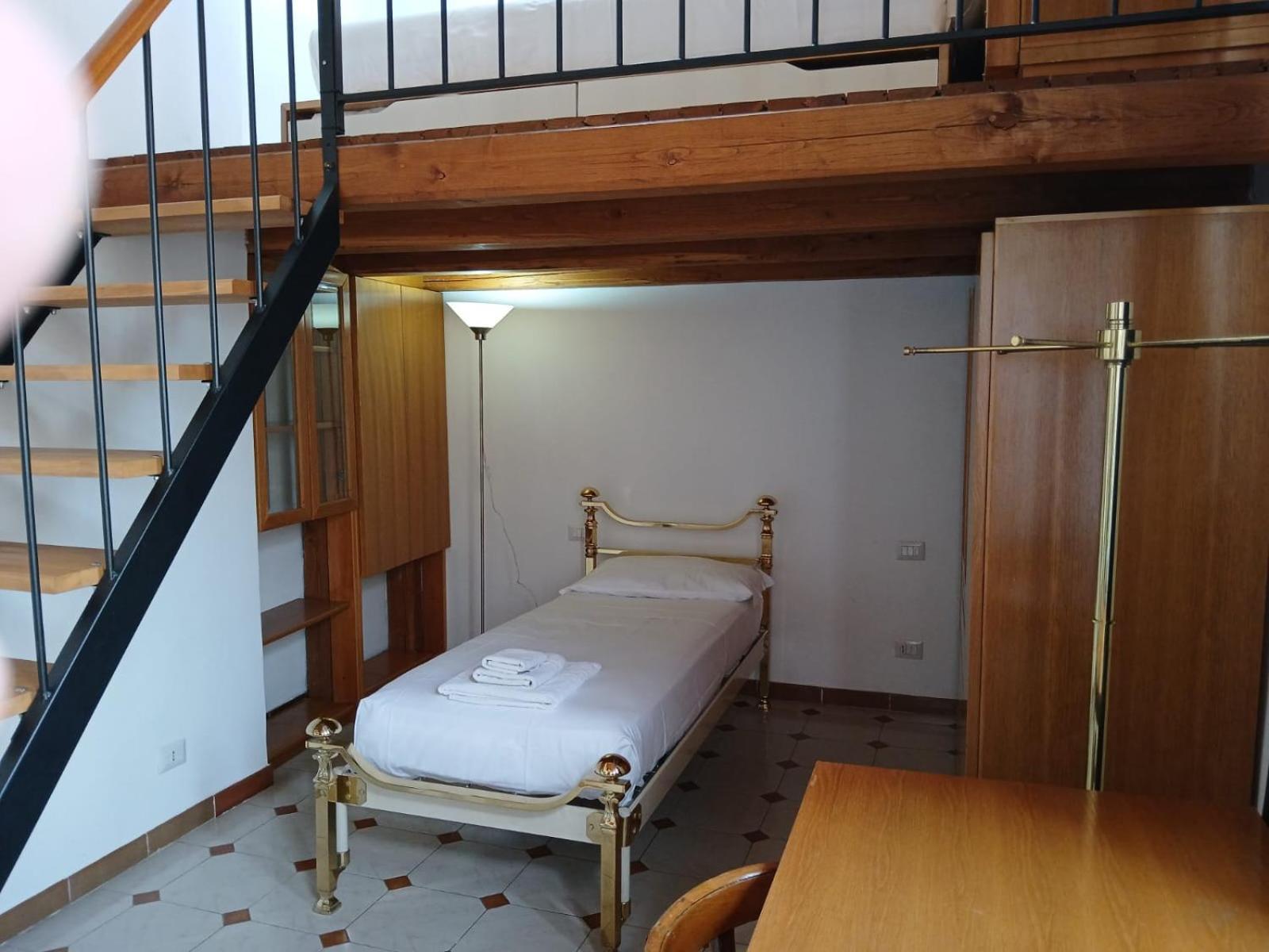 Attico Con Terrazza Santa Cecilia Apartment Roma Ngoại thất bức ảnh